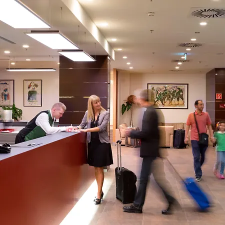 Ξενοδοχείο Stadt 4*