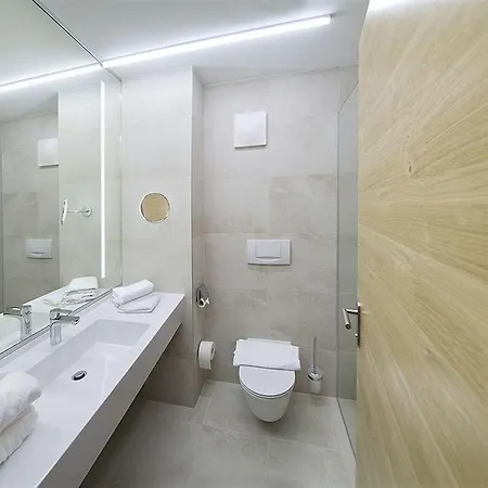 Stadt Ξενοδοχείο 4*